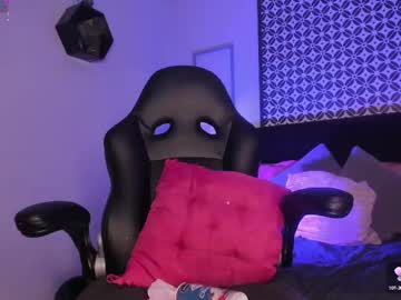 See Gigi_strawberry online Now @ wank.ch