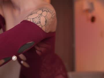 See Gigilee_ online Now @ wank.ch