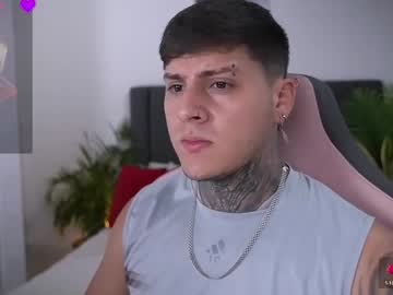 See Goldenatlasx online Now @ wank.ch