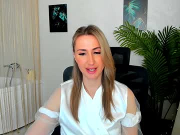 See Goldenlighte online Now @ wank.ch