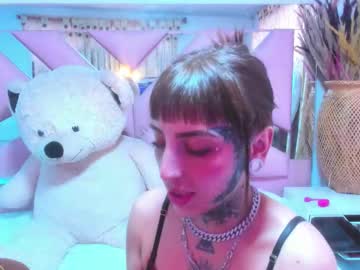 See Gyal_8_ online Now @ wank.ch