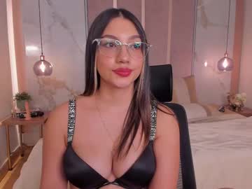 See H3y_mia3 online Now @ wank.ch