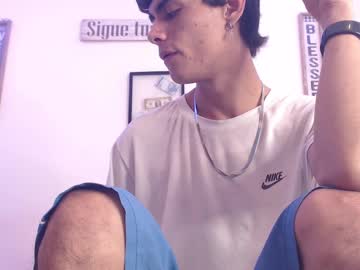 See Harrythomson1 online Now @ wank.ch