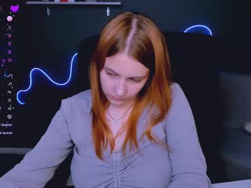 See Helly_well online Now @ wank.ch