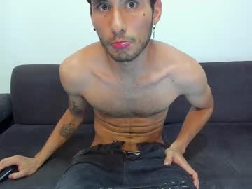 See Henrik_senn online Now @ wank.ch