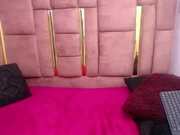 See Hi_johana online Now @ wank.ch