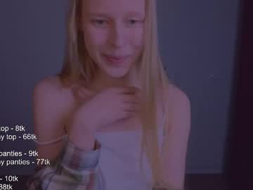 See Hihi_im_chloe online Now @ wank.ch