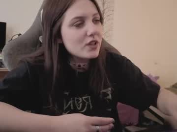 See Holy_kveta online Now @ wank.ch