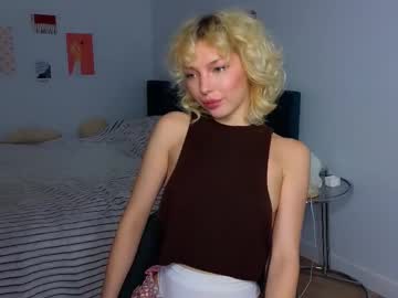 See Hunter_eyess online Now @ wank.ch