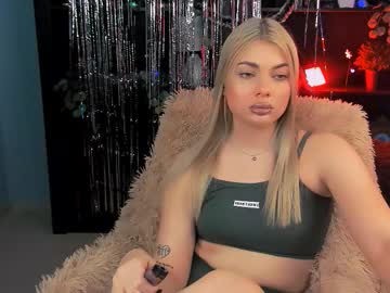 See Hyileyclark online Now @ wank.ch