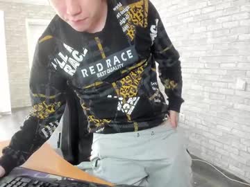 See Iliaskrislove online Now @ wank.ch