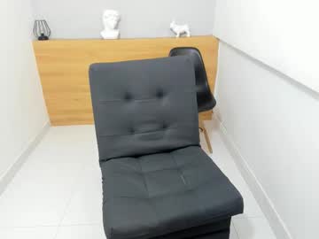 See Izelevans online Now @ wank.ch