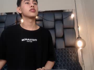 See Jim_twink online Now @ wank.ch