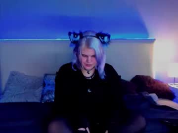 See Joannlowe online Now @ wank.ch