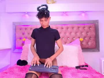 See Jonas_hiill online Now @ wank.ch