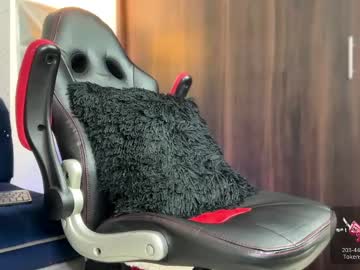 See Jordandenis17 online Now @ wank.ch