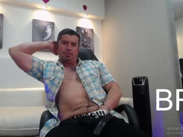 See Juank_fit45 online Now @ wank.ch