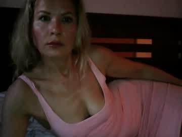 See Julia_giulia online Now @ wank.ch