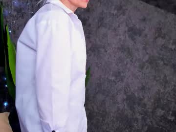 See Julie_lucasss online Now @ wank.ch