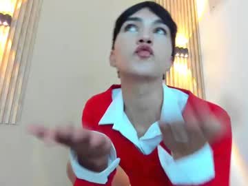 See Julii_rico online Now @ wank.ch