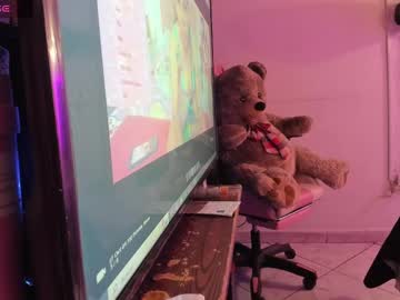 See Karly_moonn online Now @ wank.ch