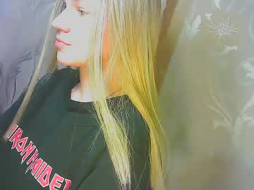 See Karolynafox online Now @ wank.ch