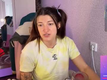 See Katrin_kristal online Now @ wank.ch