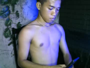 See Kritthanarkorn online Now @ wank.ch