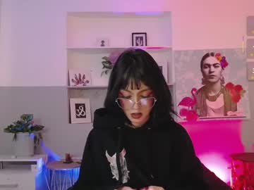 See Kyomi_bss online Now @ wank.ch
