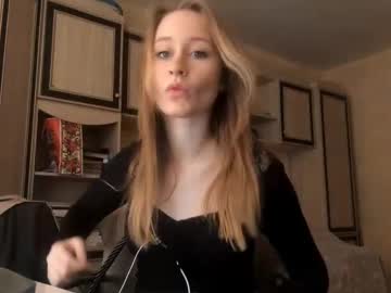 See Laraarizzi online Now @ wank.ch