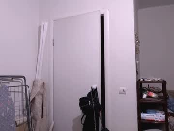 See Leonieschmith online Now @ wank.ch