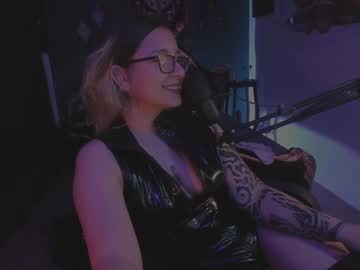 See Lilithmystic01 online Now @ wank.ch