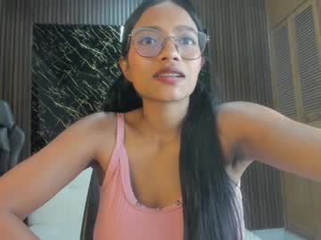 See Lillyy16 online Now @ wank.ch
