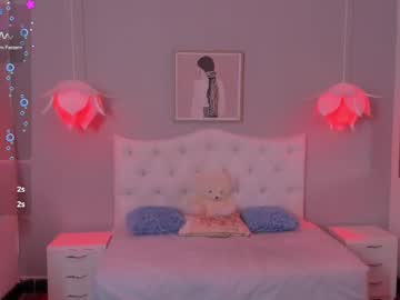 See Lisa7_7 online Now @ wank.ch