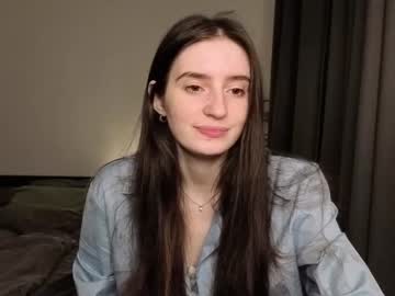 See Lisawoo online Now @ wank.ch