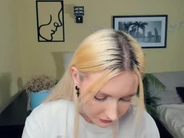 See Loradimmick online Now @ wank.ch