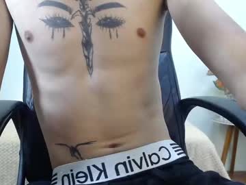 See Lucasssmith11 online Now @ wank.ch