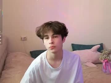 See Lukahayes online Now @ wank.ch