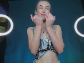 See Luna_helles online Now @ wank.ch