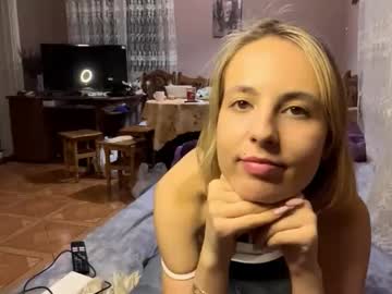 See Maryannaplateros online Now @ wank.ch