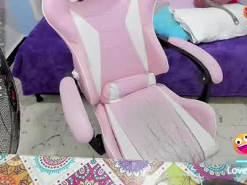 See Maskedgirl01 online Now @ wank.ch