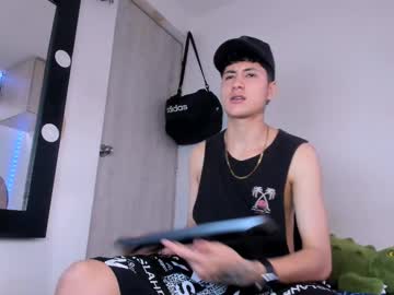 See Mateo_escobar online Now @ wank.ch