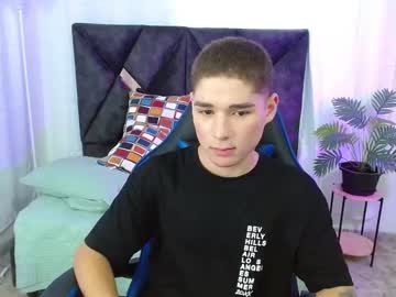 See Matiii18 online Now @ wank.ch