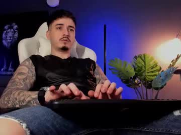 See Matt_thestud online Now @ wank.ch