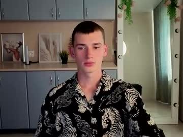 See Max_foks online Now @ wank.ch