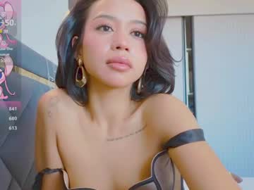 See Mia_sirenia online Now @ wank.ch