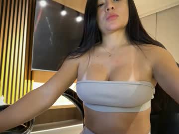 See Miavega1 online Now @ wank.ch
