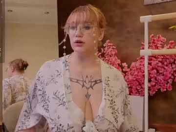 See Morvelyn online Now @ wank.ch