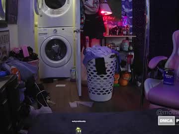 See Mothersicarius online Now @ wank.ch