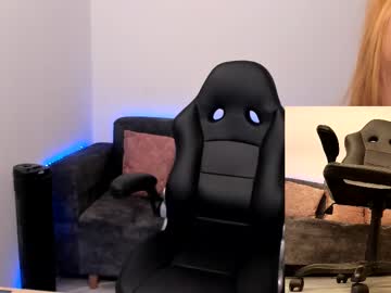 See Nathalie_29 online Now @ wank.ch